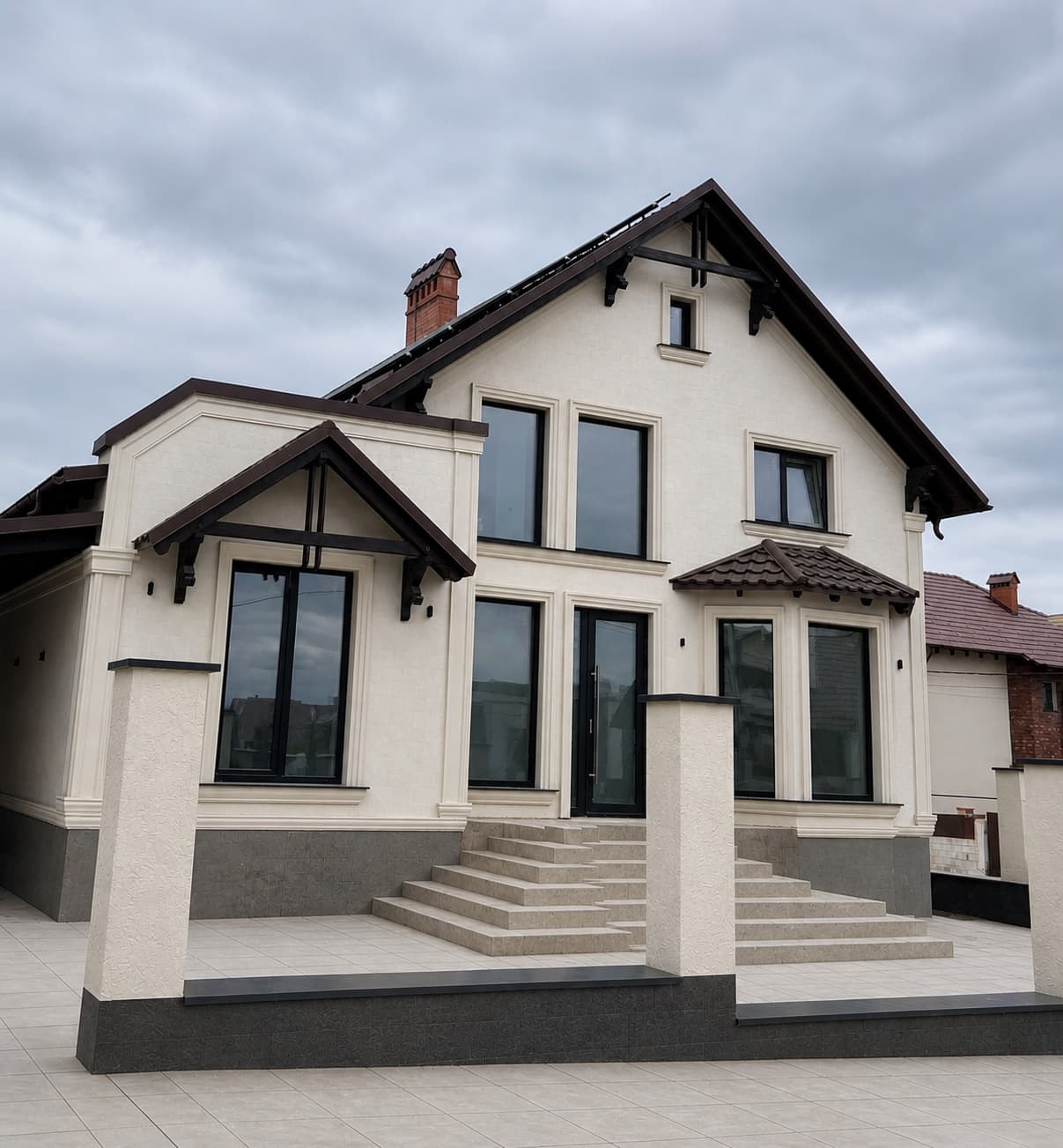 Ialoveni - fațada unui conac din faianță flexibilă — 6
