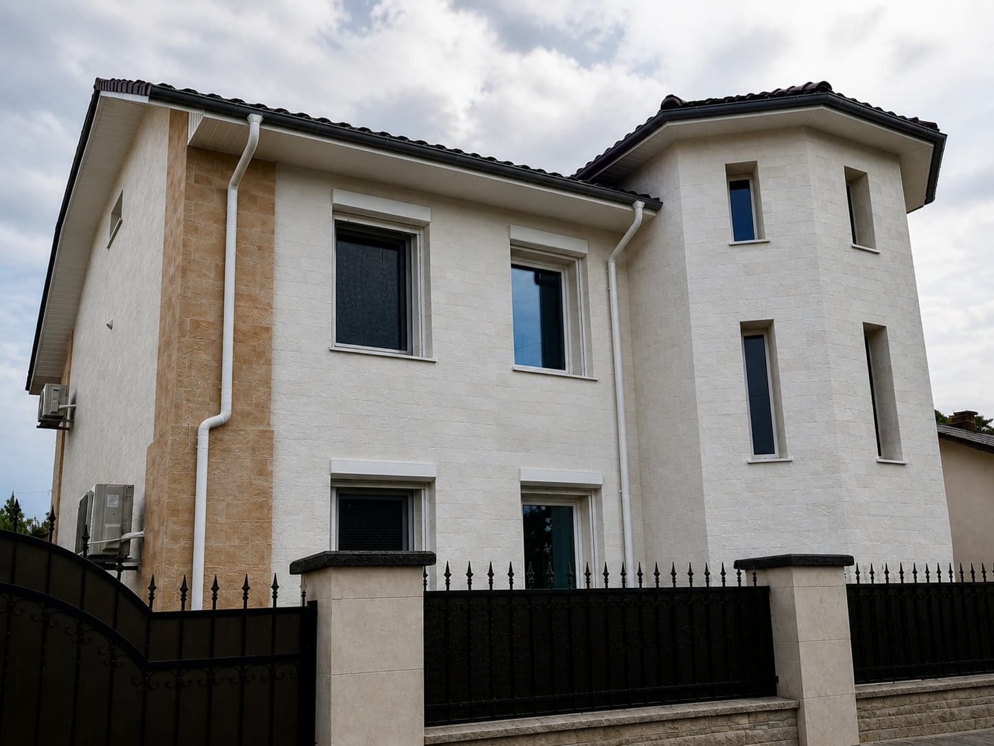 Piatră flexibilă – casă privată in Vatra — 3
