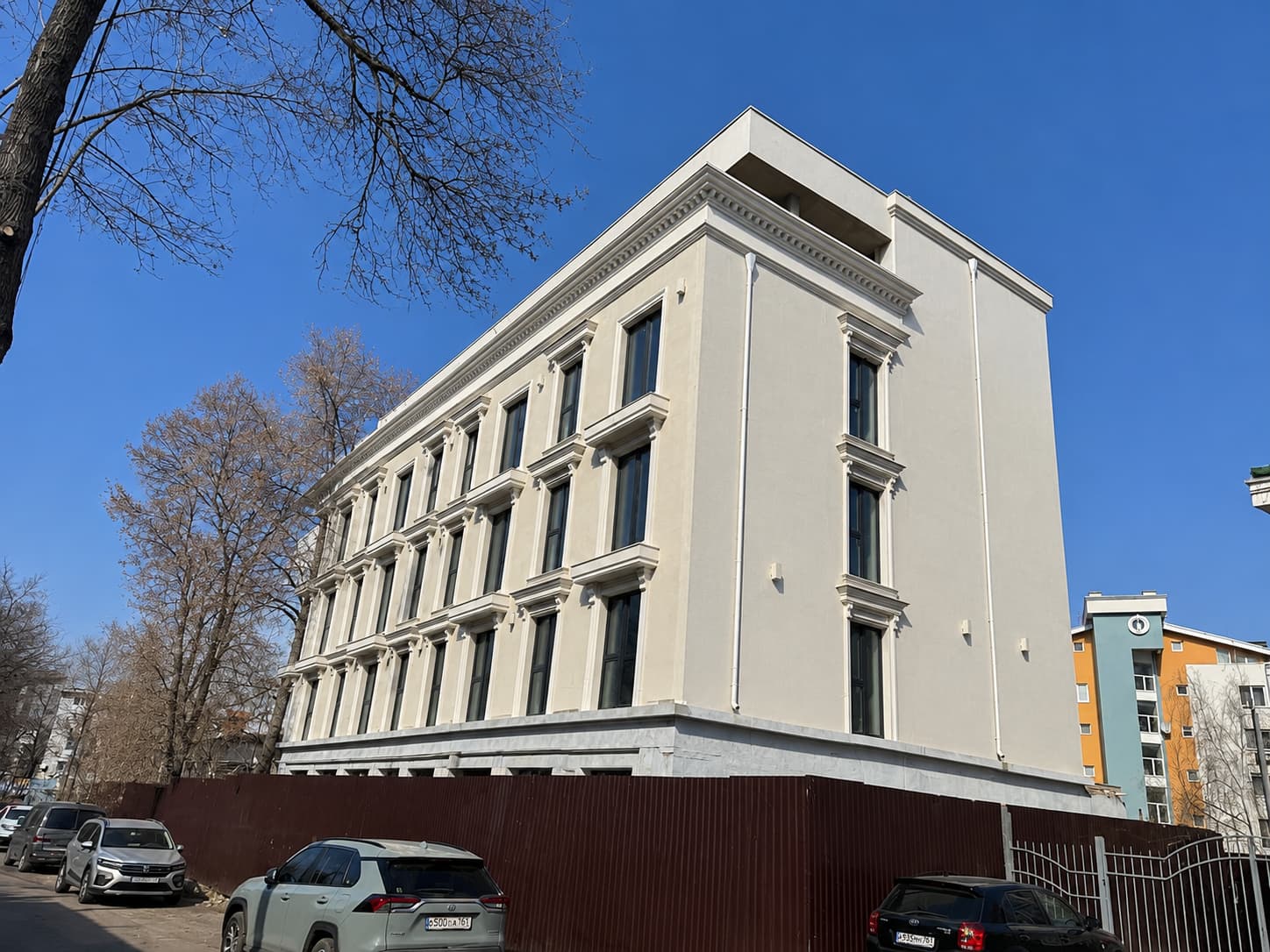Placi flexibile - clădire cu mai multe etaje în Centru — 1