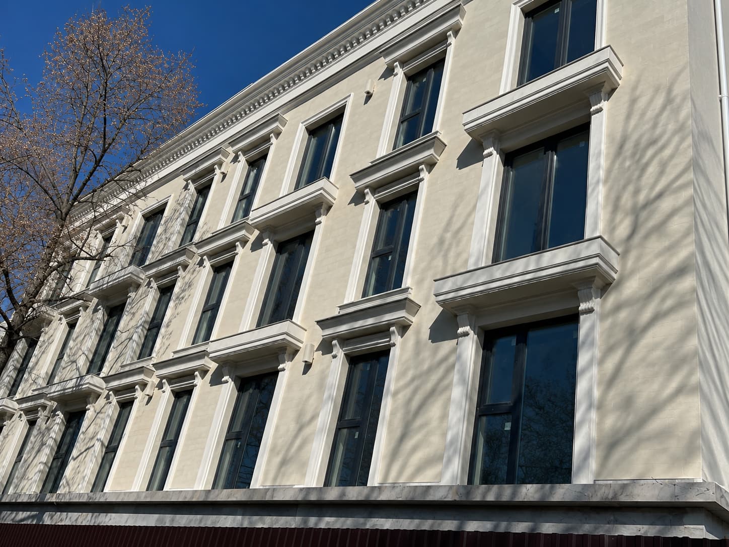 Placi flexibile - clădire cu mai multe etaje în Centru — 3