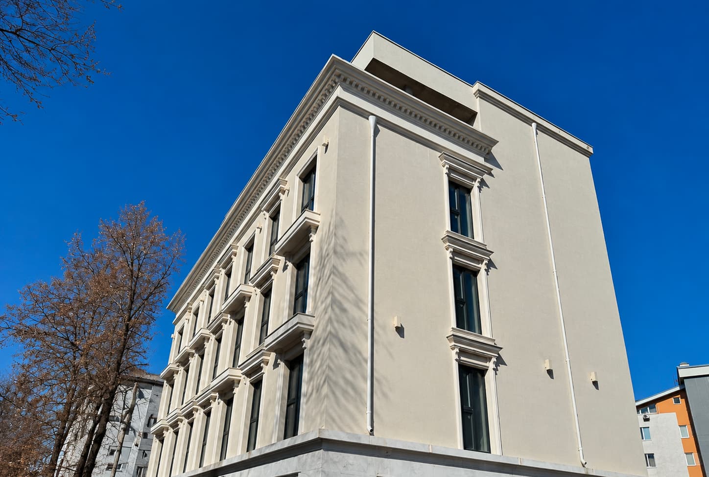 Placi flexibile - clădire cu mai multe etaje în Centru — 5