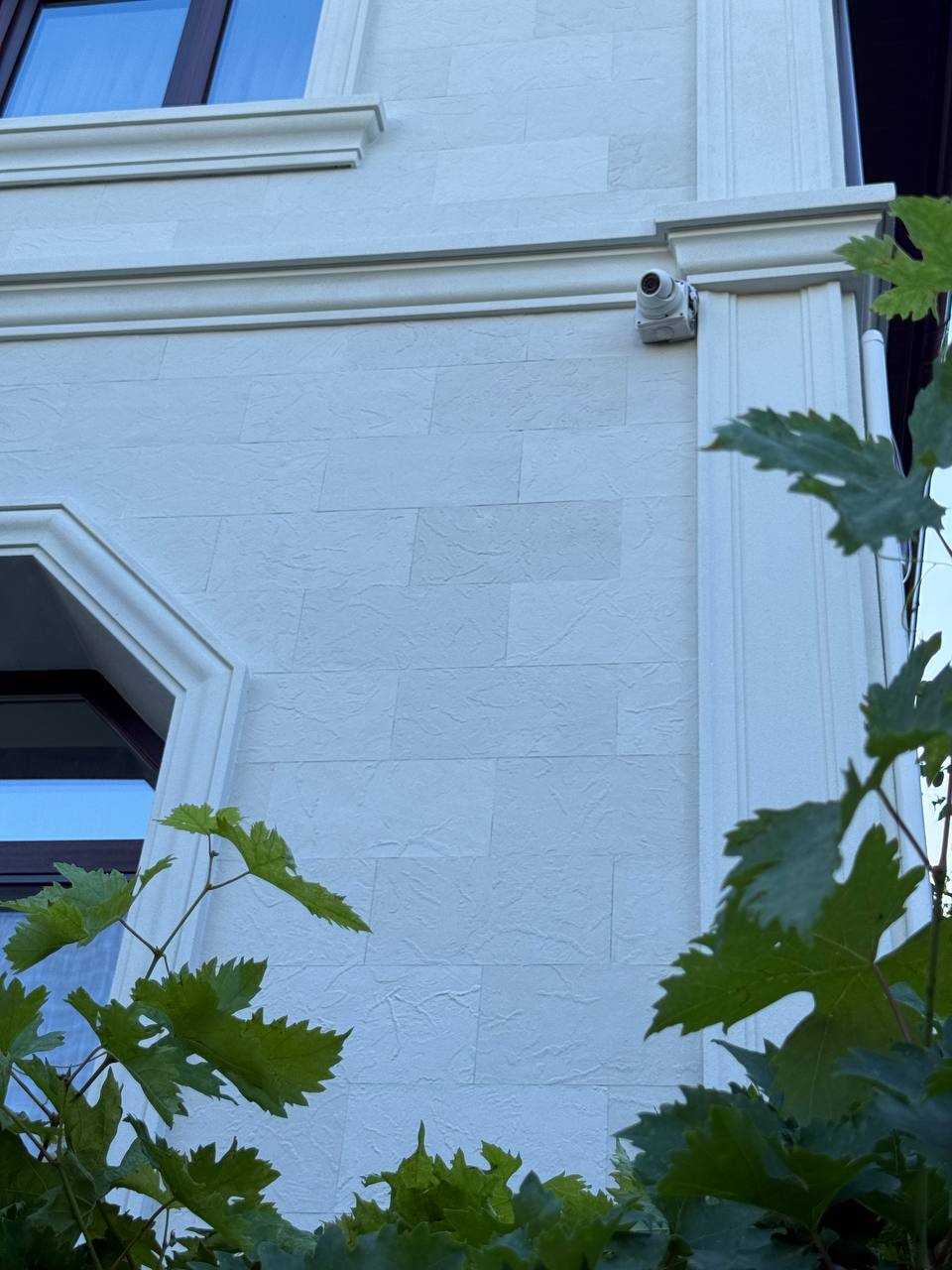 Gresie flexibilă pentru fațada - casa in Primaveriy — 1